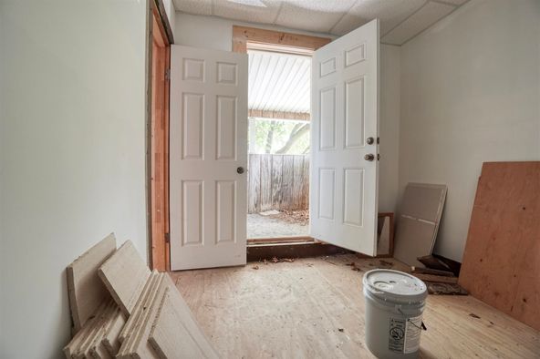 131 N 8th St, Decatur, IN 46733